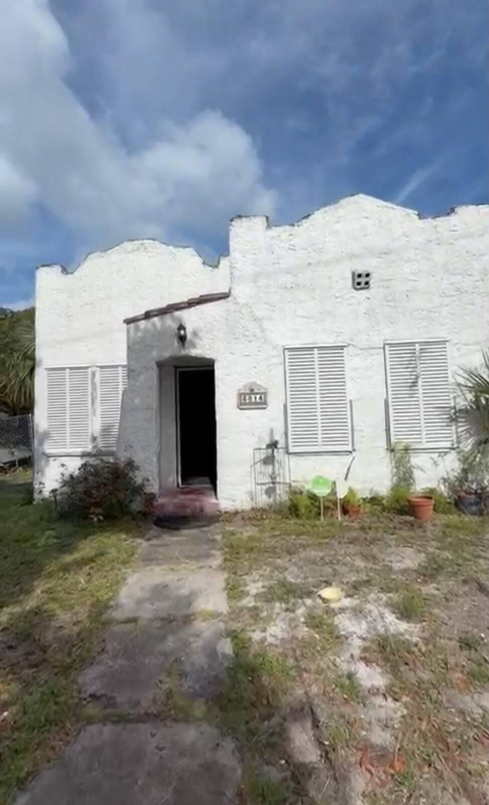 Photo of 3814 Greenwood Avenue, West Palm Beach, FL 33407 (MLS # B26039495)