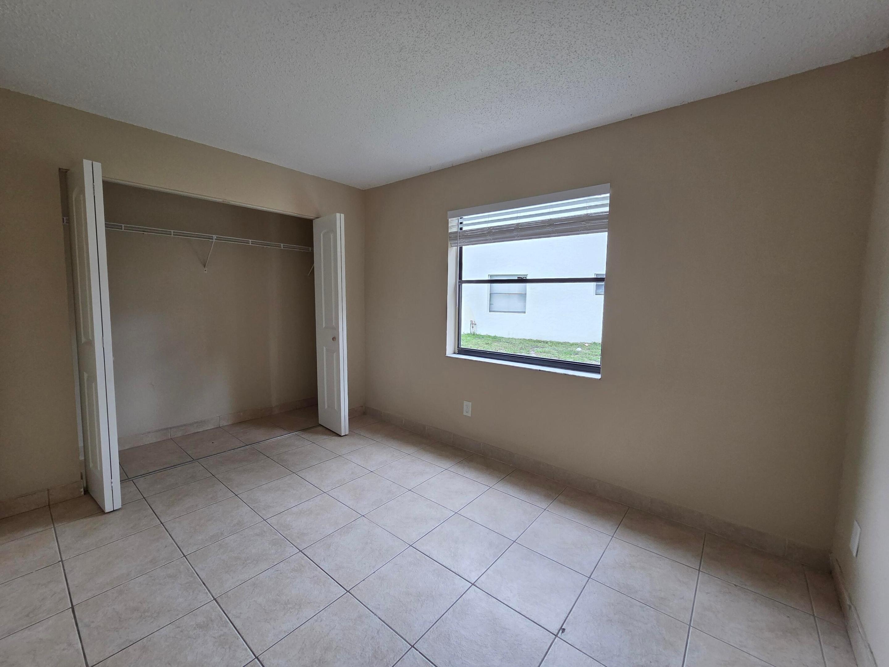 MIL-LAKE ESTATES ADD NO 1 - Residential Lease