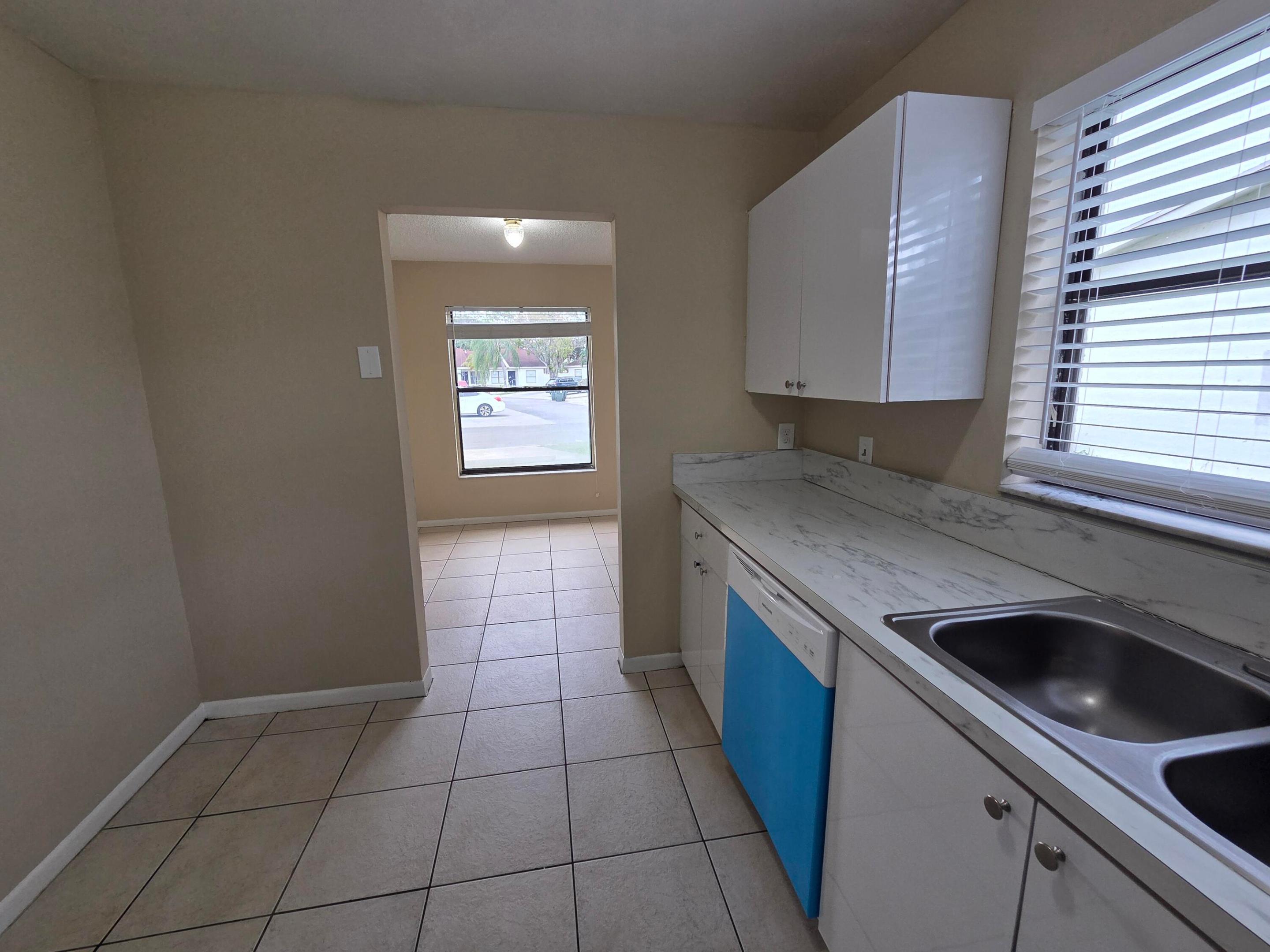 MIL-LAKE ESTATES ADD NO 1 - Residential Lease