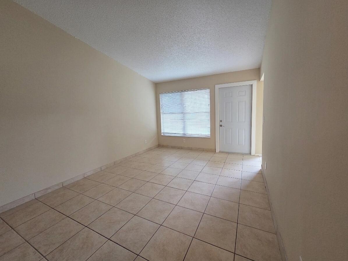 MIL-LAKE ESTATES ADD NO 1 - Residential Lease