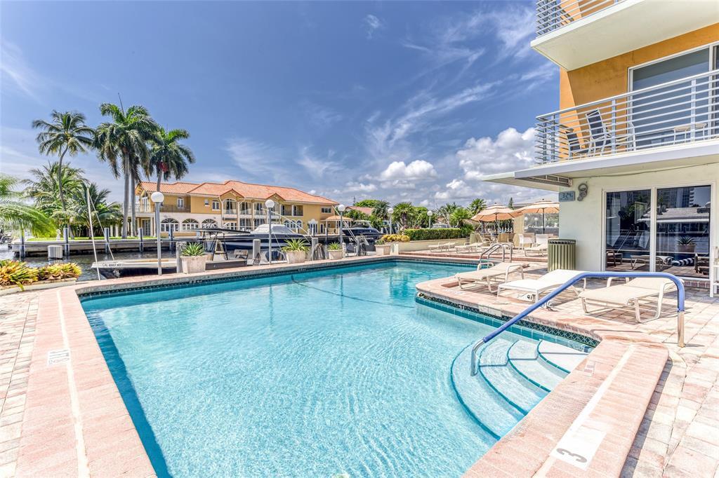 LAUDERDALE TOWER CONDO - Residential