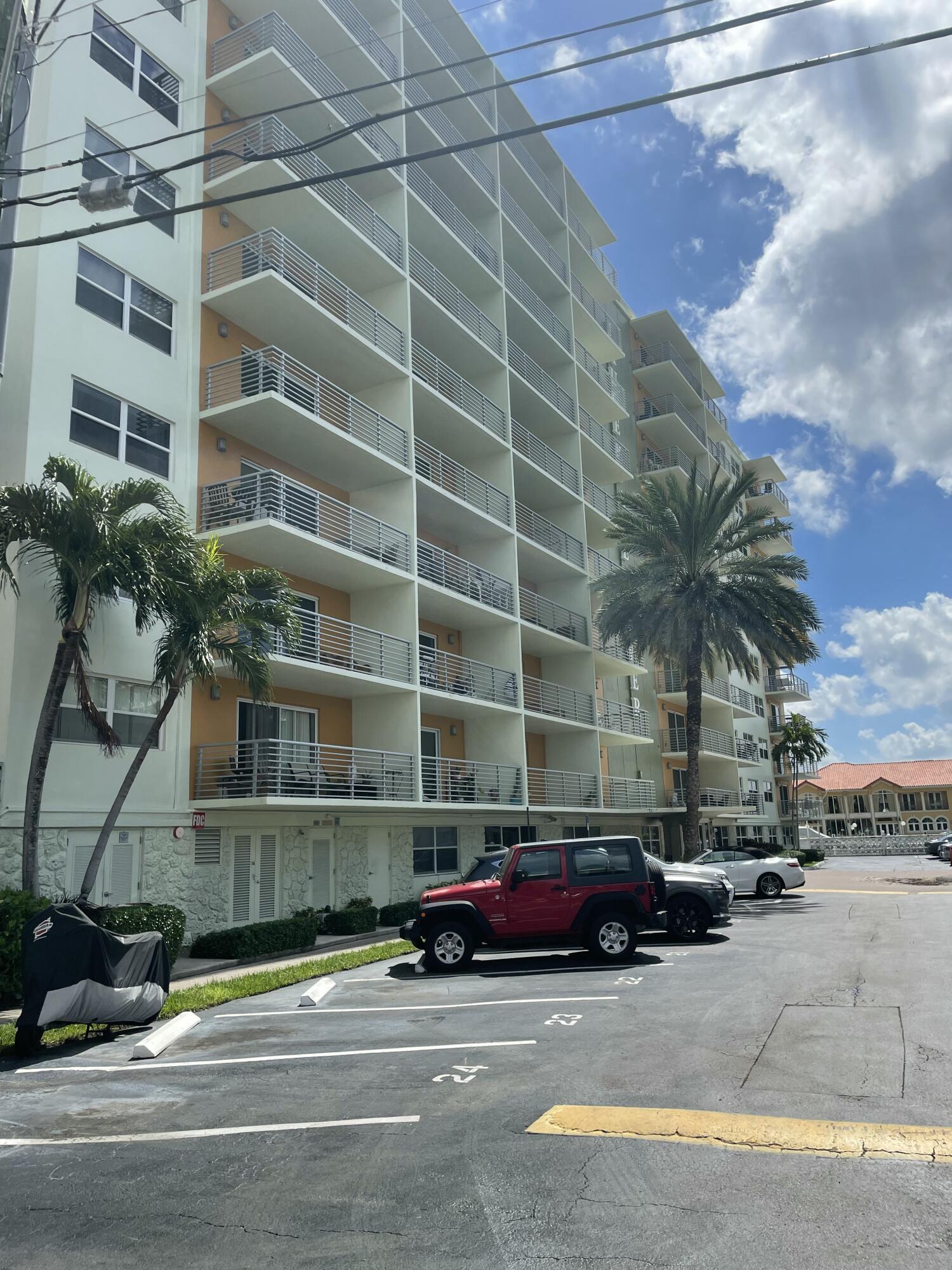 LAUDERDALE TOWER CONDO - Residential