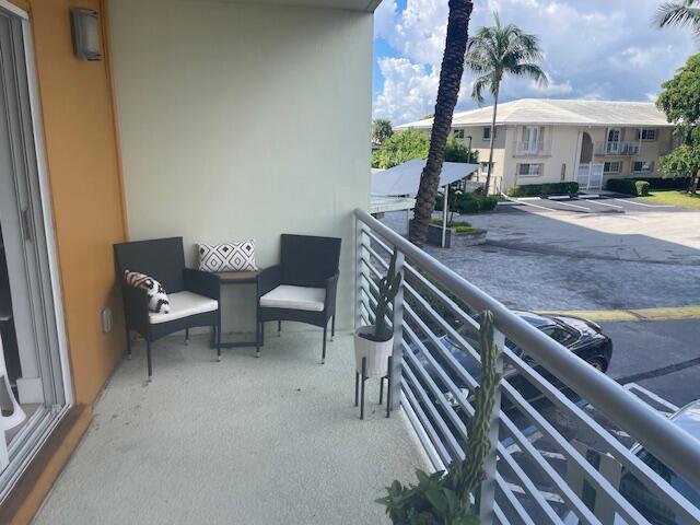 LAUDERDALE TOWER CONDO - Residential