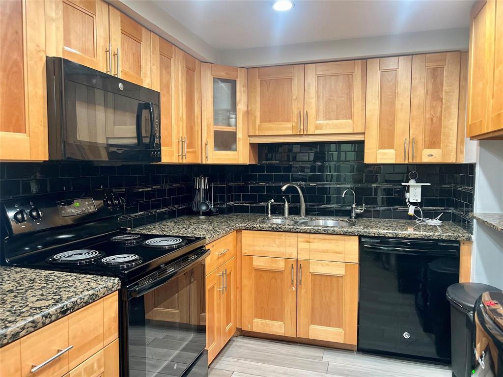 EMERALD HILLS C C APTS CONDO - Residential