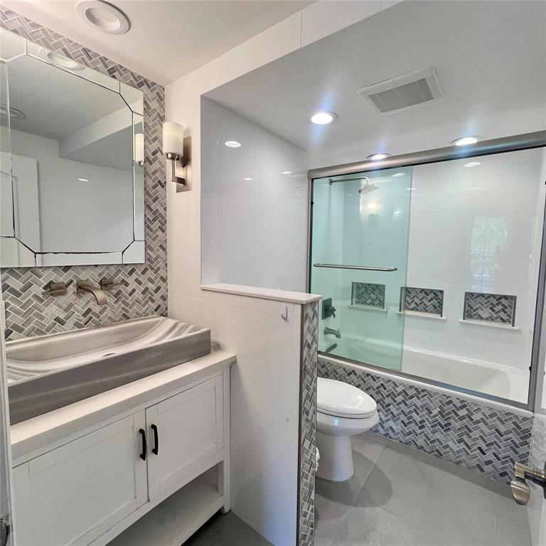 EMERALD HILLS C C APTS CONDO - Residential