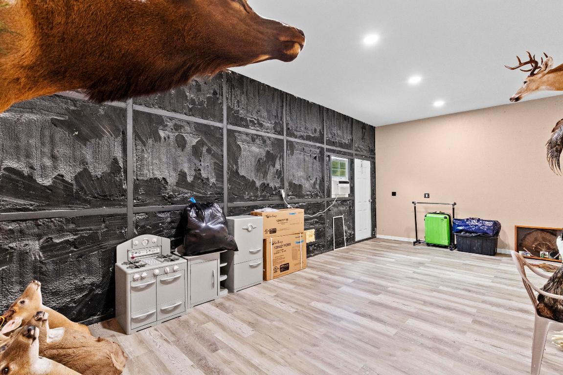 Acreage & Unrec - Residential