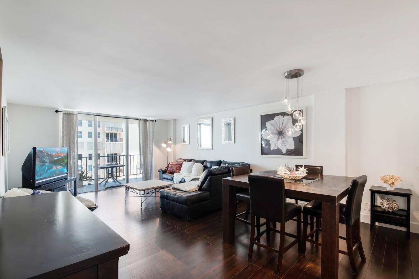 View photos, virtual tours, details... 1147 Hillsboro Mile 505