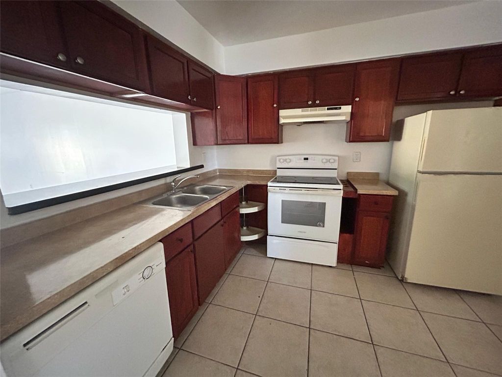 Photo of 2205 SW 80th Terrace, Miramar, FL 33025 (MLS # F10502256)