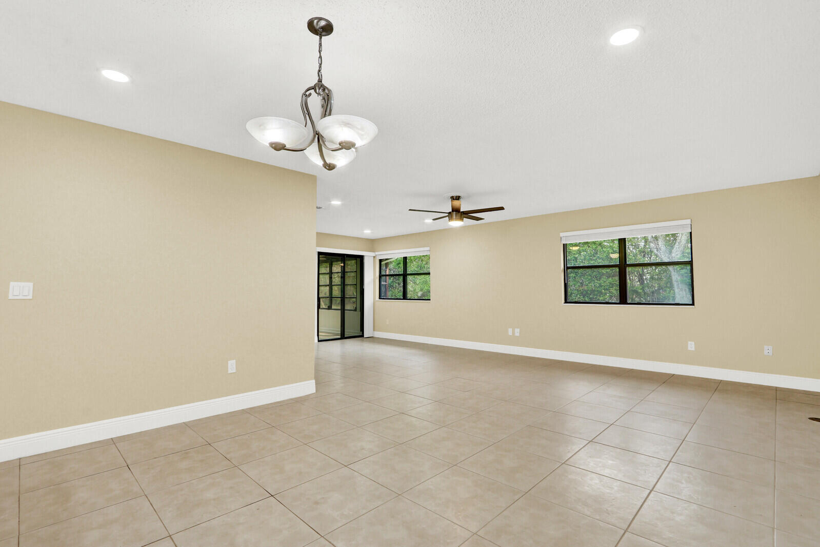 STRATHMORE GATE I UNIT ONE - Residential