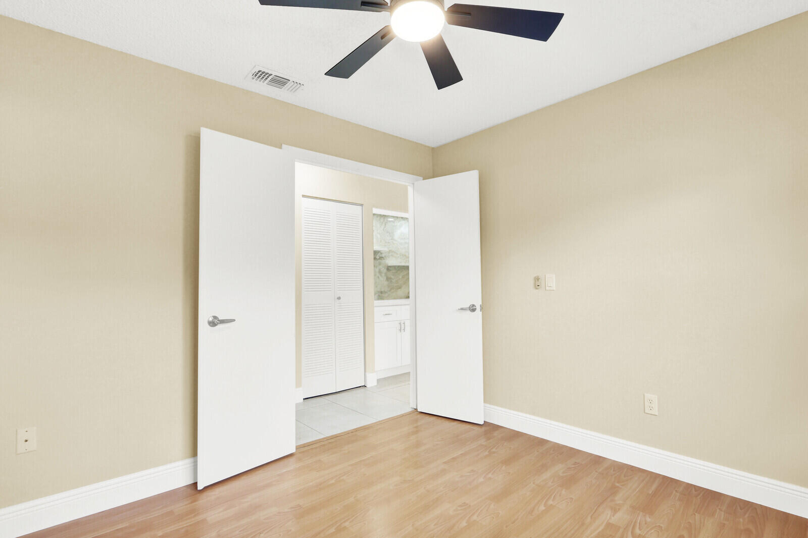 STRATHMORE GATE I UNIT ONE - Residential