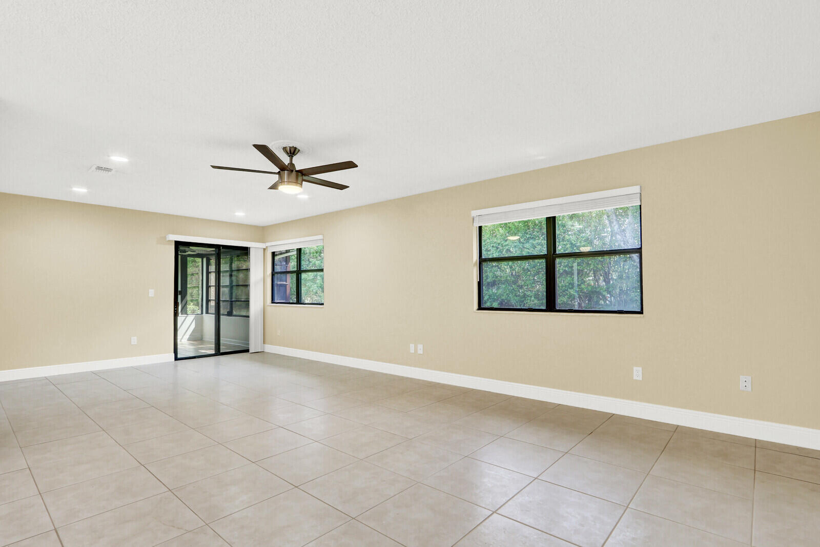 STRATHMORE GATE I UNIT ONE - Residential