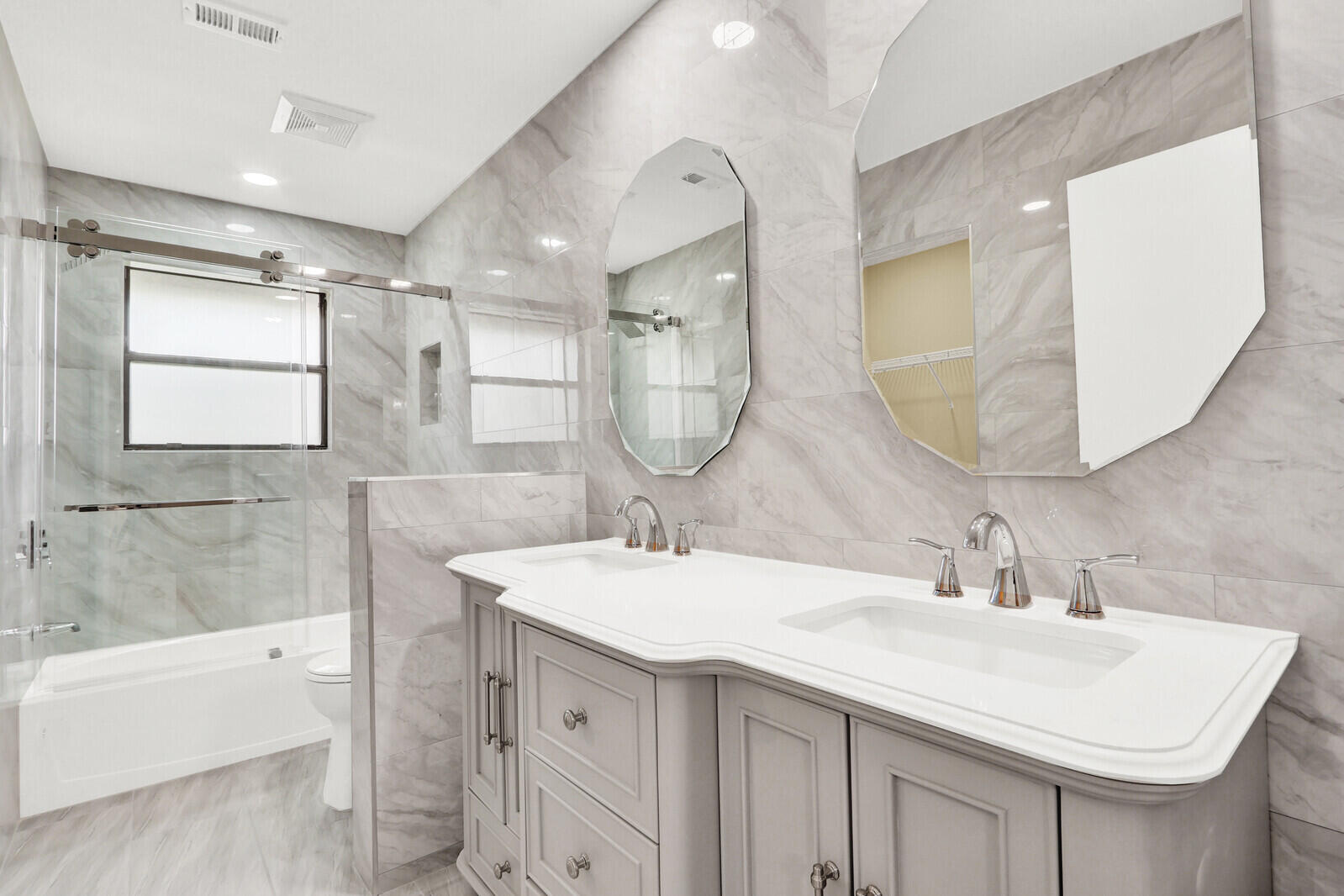 STRATHMORE GATE I UNIT ONE - Residential