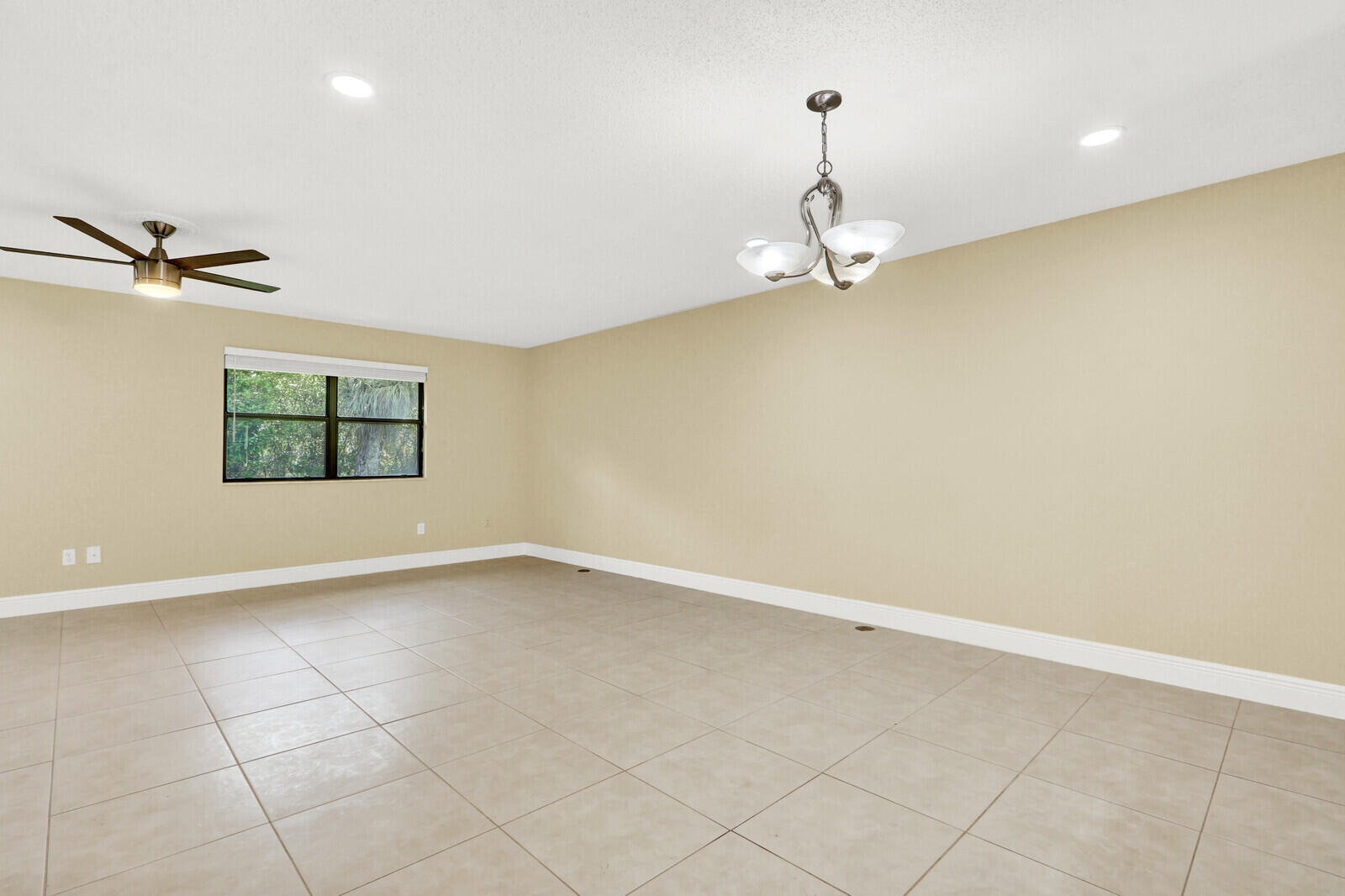 STRATHMORE GATE I UNIT ONE - Residential