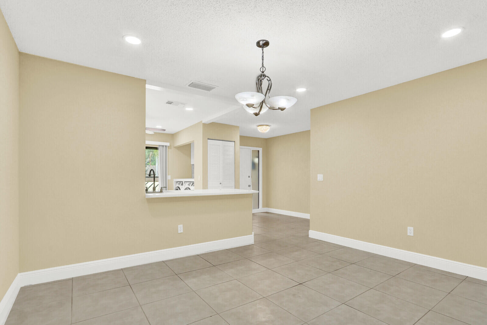 STRATHMORE GATE I UNIT ONE - Residential