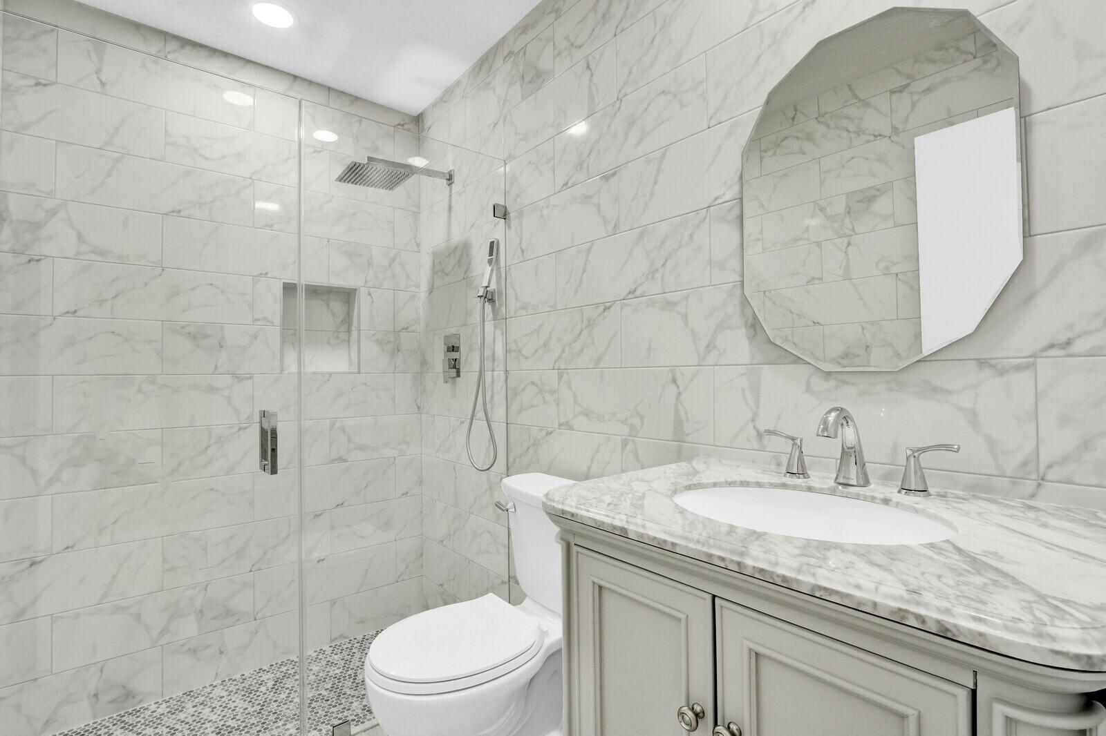 STRATHMORE GATE I UNIT ONE - Residential