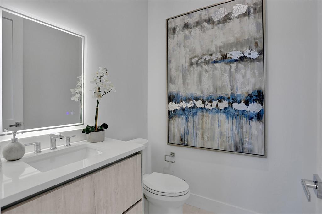 CORAL KEY VILLAS 3RD SEC - Residential