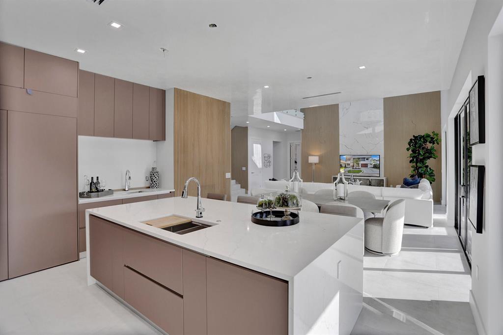 CORAL KEY VILLAS 3RD SEC - Residential