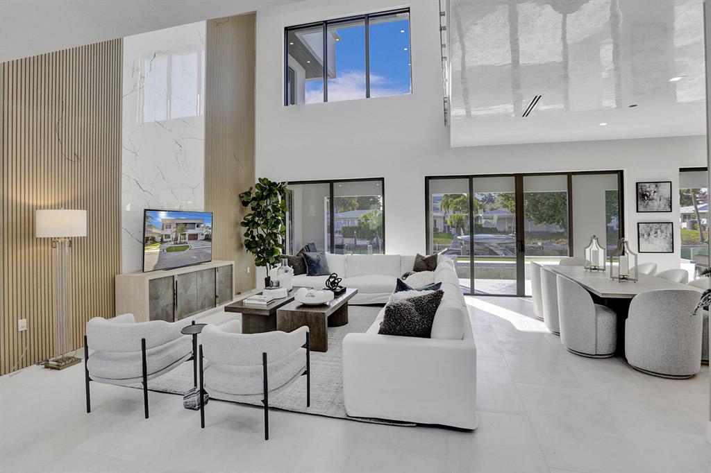 CORAL KEY VILLAS 3RD SEC - Residential