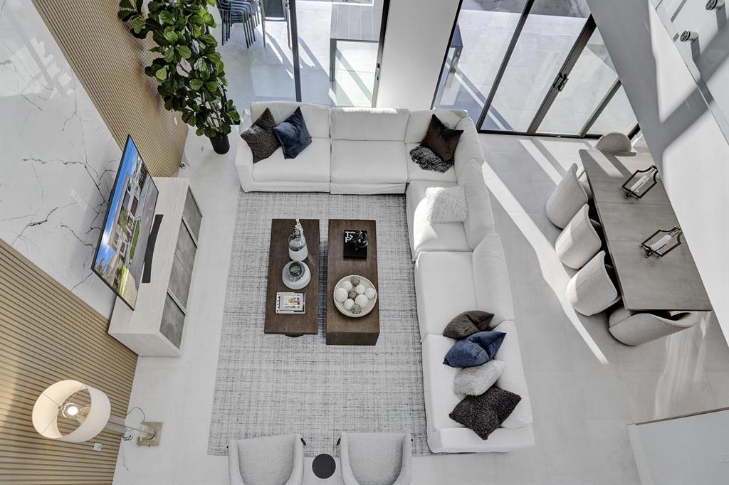 CORAL KEY VILLAS 3RD SEC - Residential