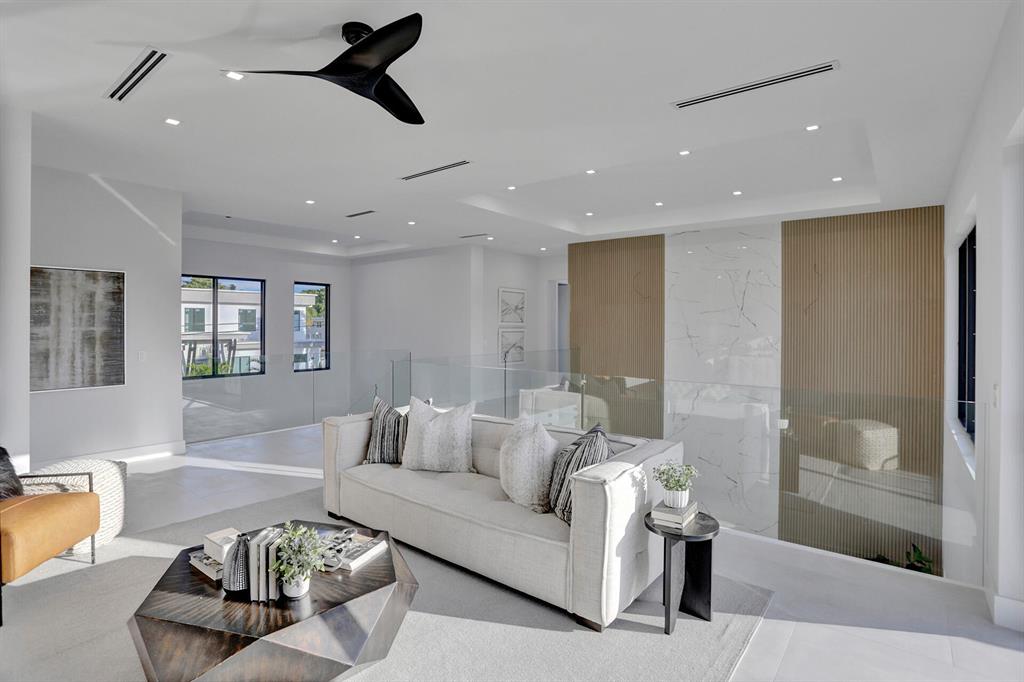 CORAL KEY VILLAS 3RD SEC - Residential