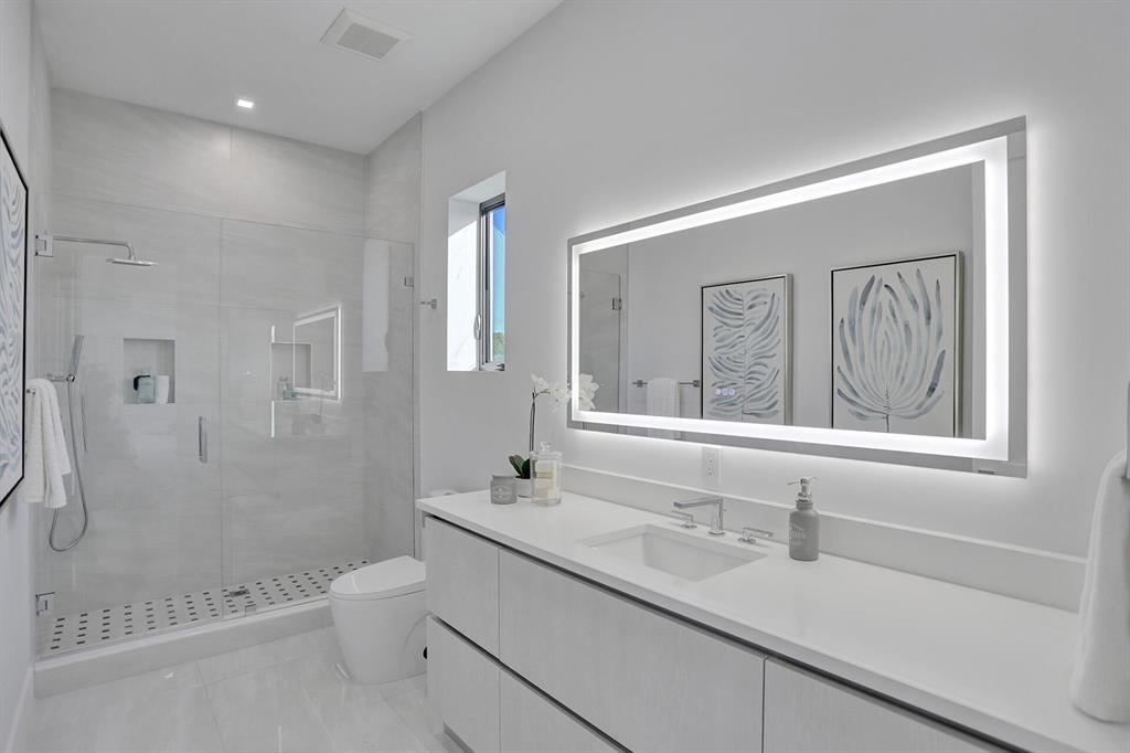 CORAL KEY VILLAS 3RD SEC - Residential