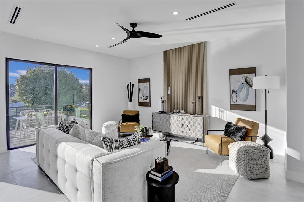 CORAL KEY VILLAS 3RD SEC - Residential