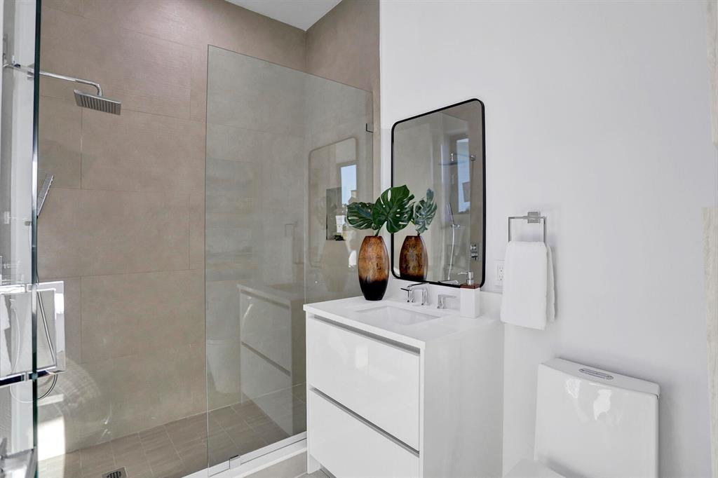 CORAL KEY VILLAS 3RD SEC - Residential