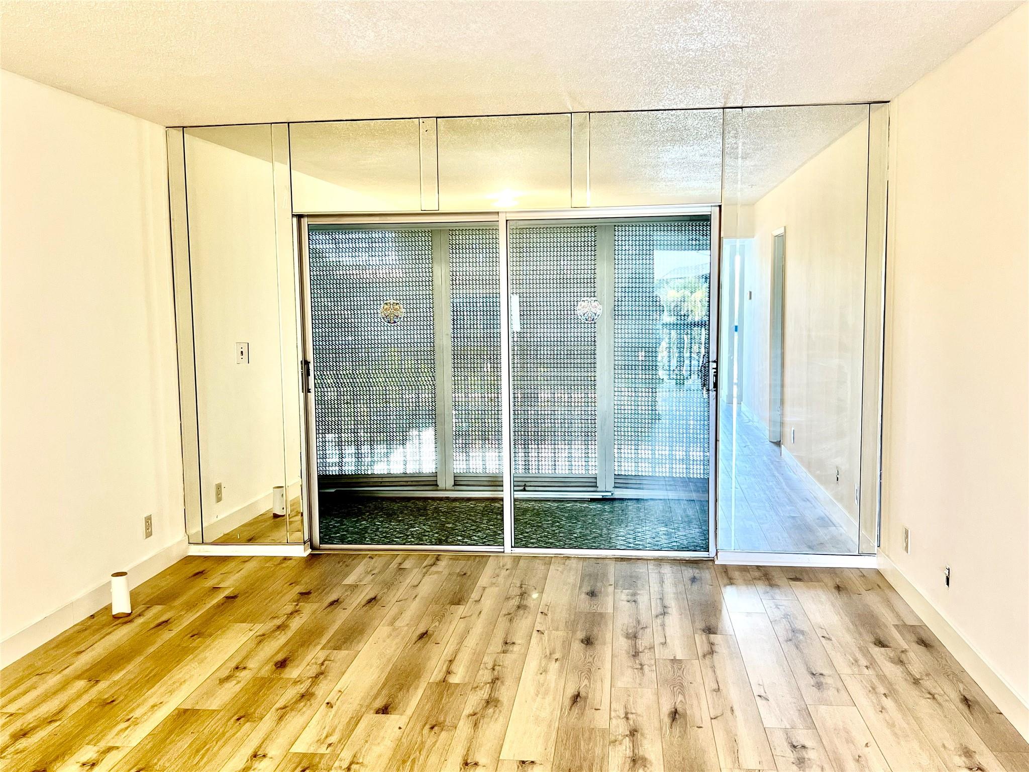 981 Hillcrest Ct 306