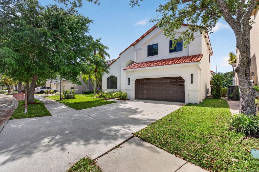 Photo of 173 Cameron Drive, Weston, FL 33326 (MLS # B26016296)