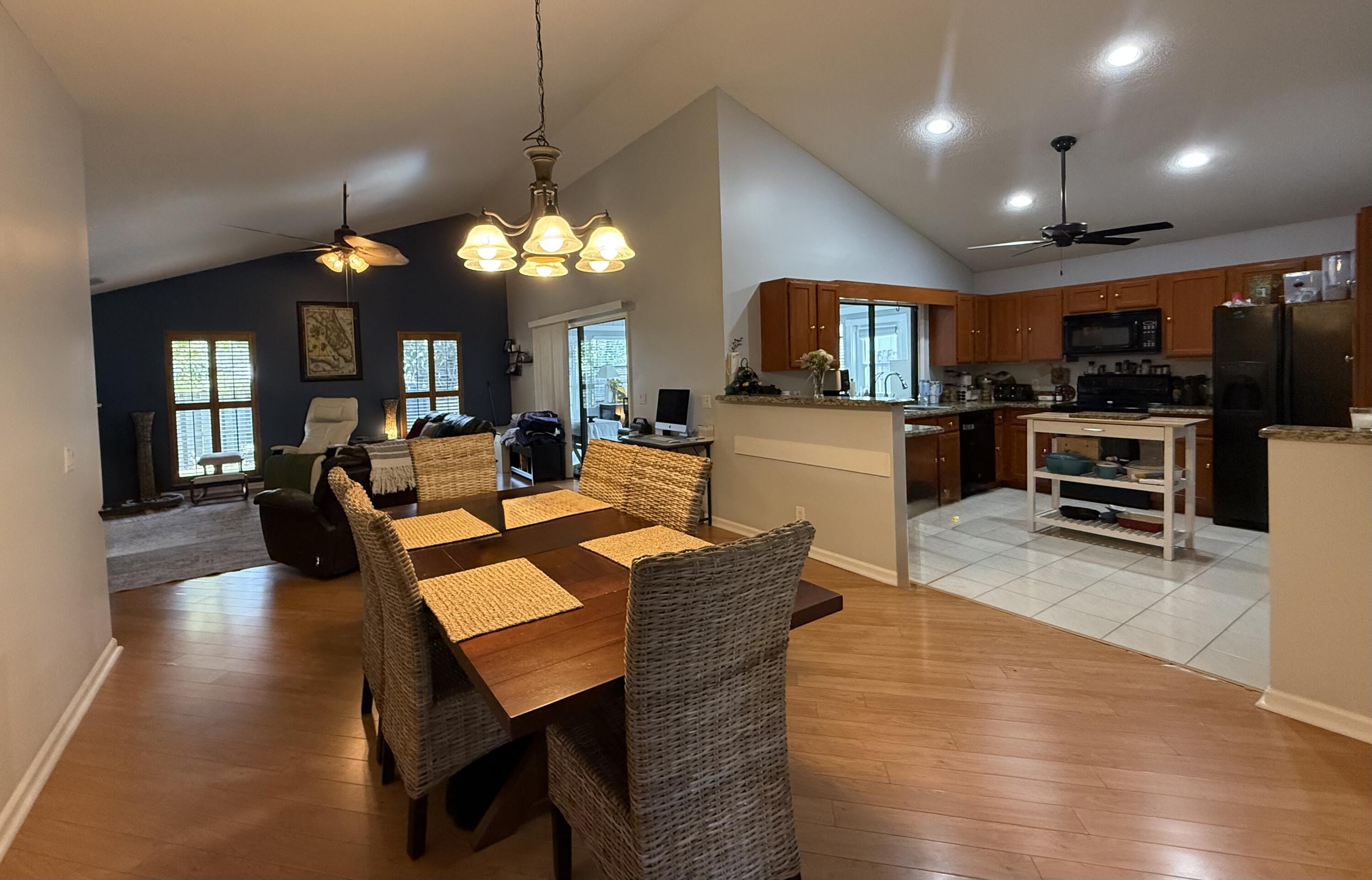 NORTH PALM BEACH HEIGHTS SEC 3 - Residential Lease