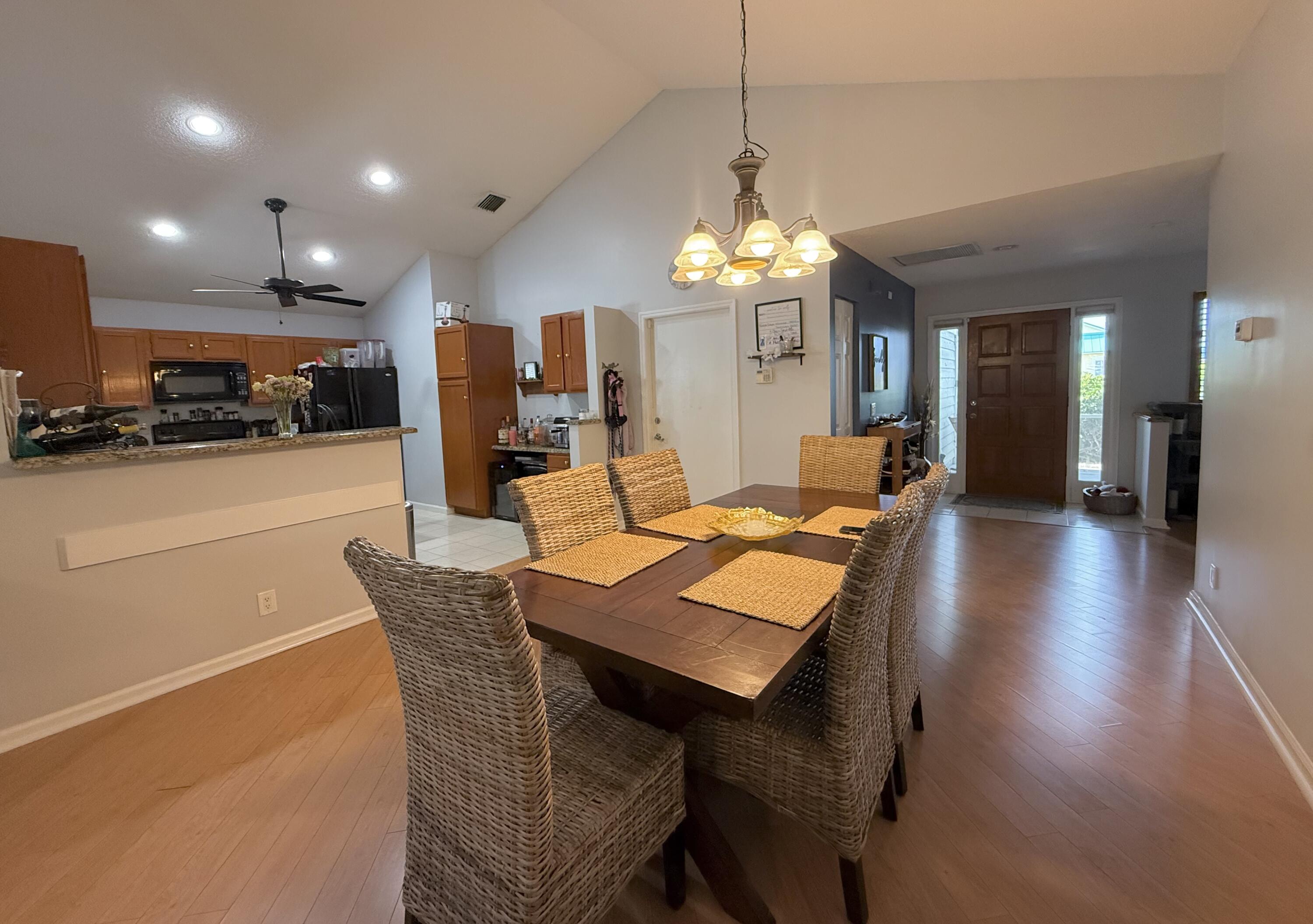 NORTH PALM BEACH HEIGHTS SEC 3 - Residential Lease