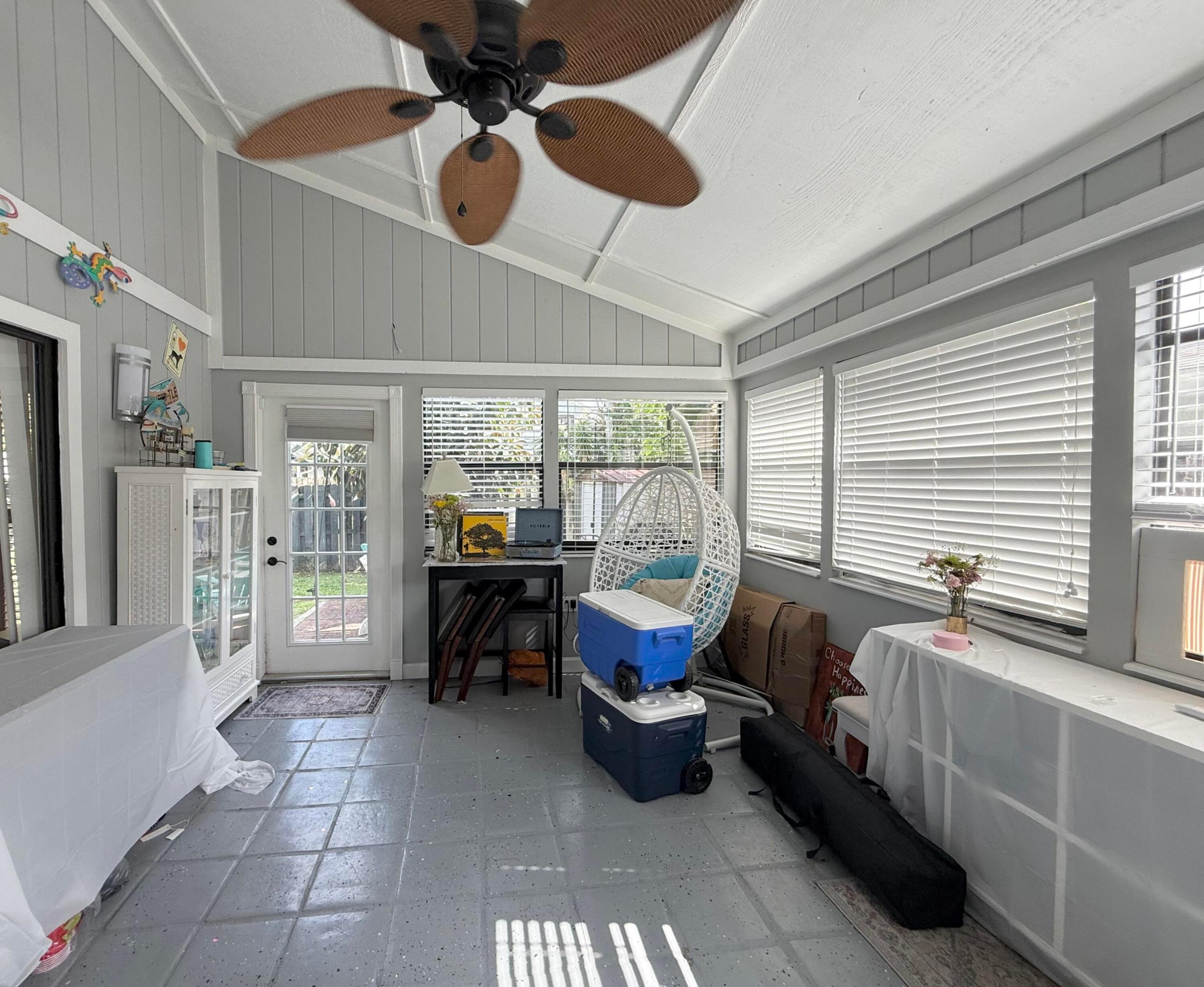 NORTH PALM BEACH HEIGHTS SEC 3 - Residential Lease