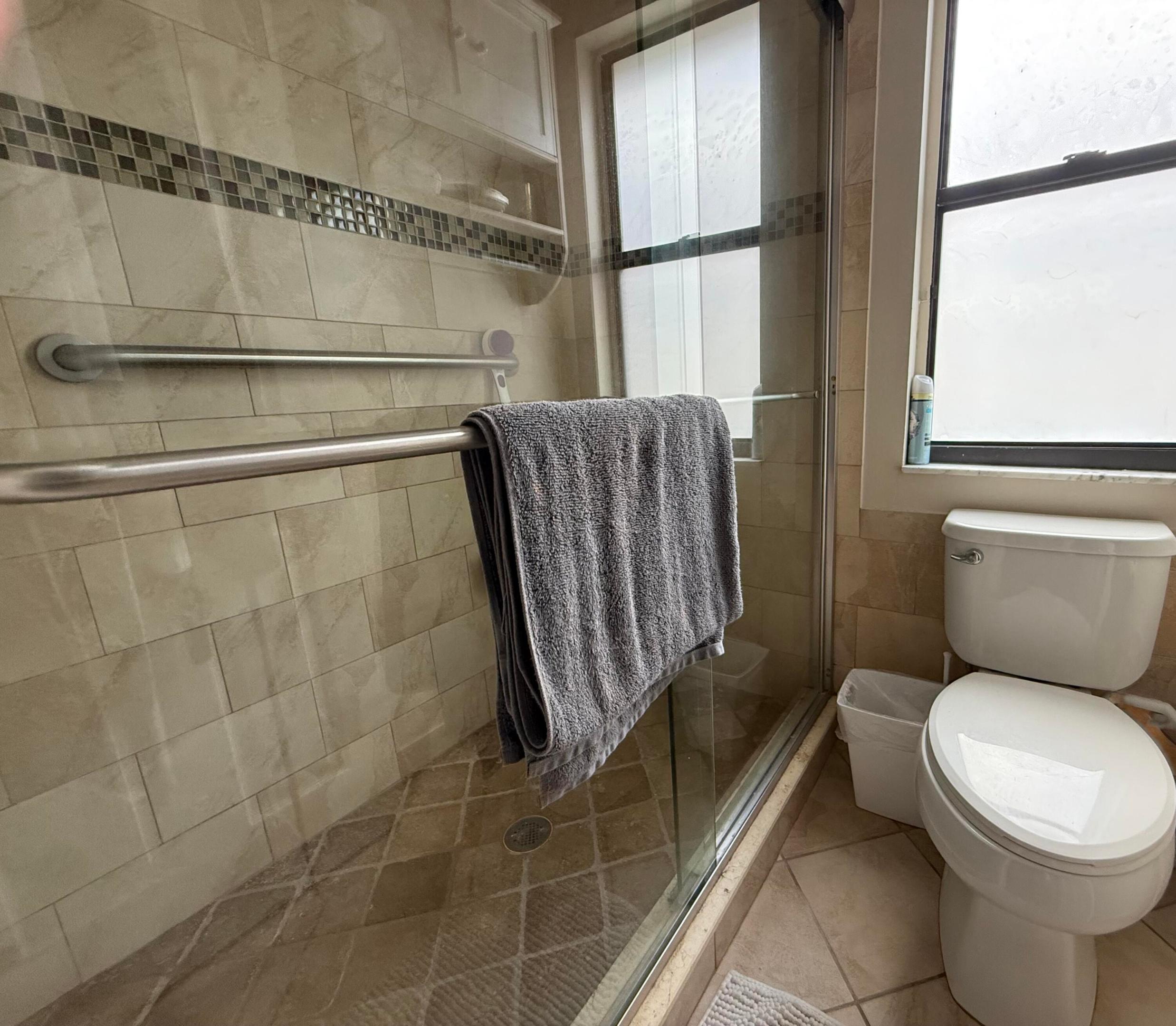 NORTH PALM BEACH HEIGHTS SEC 3 - Residential Lease