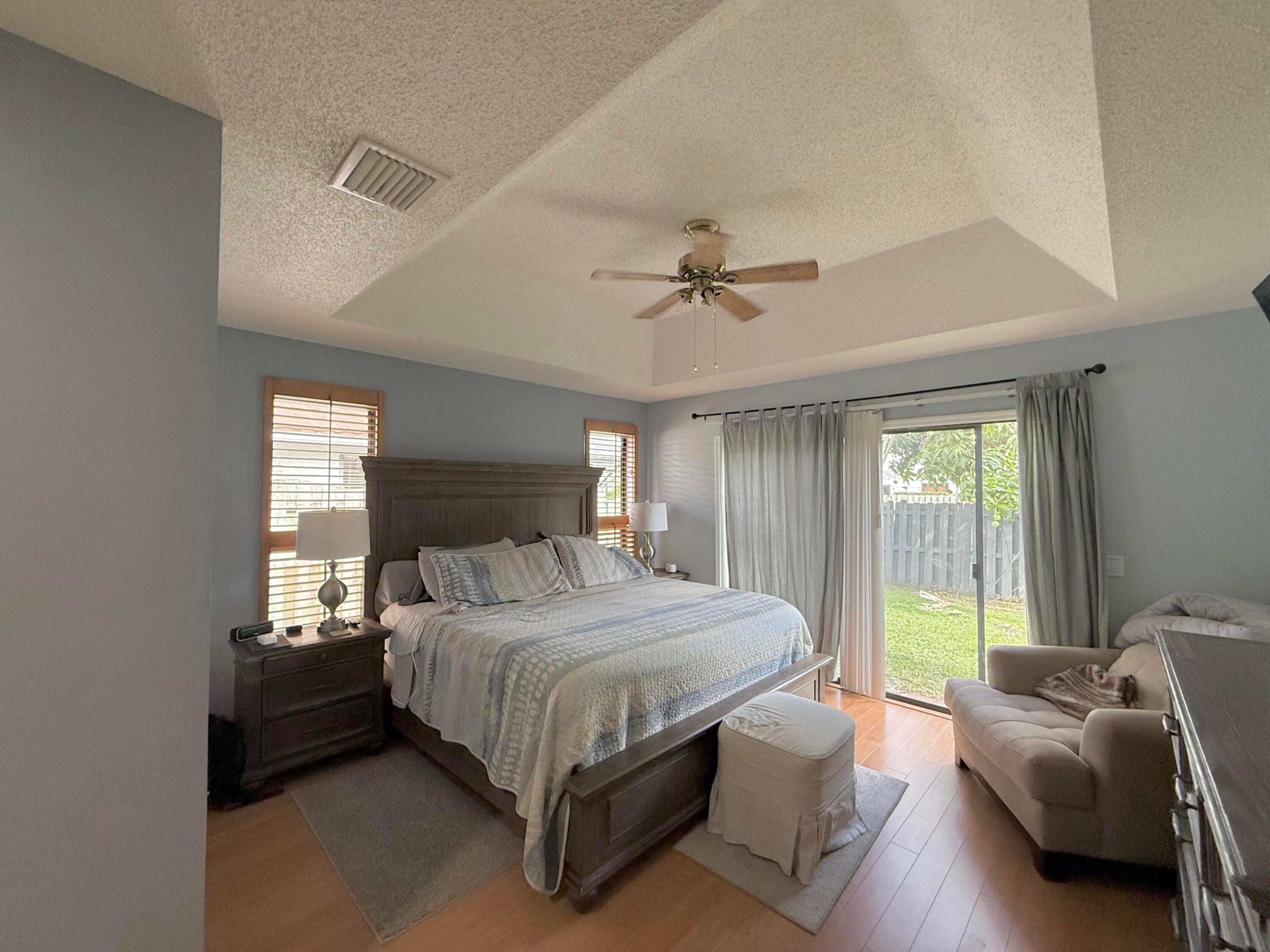 NORTH PALM BEACH HEIGHTS SEC 3 - Residential Lease