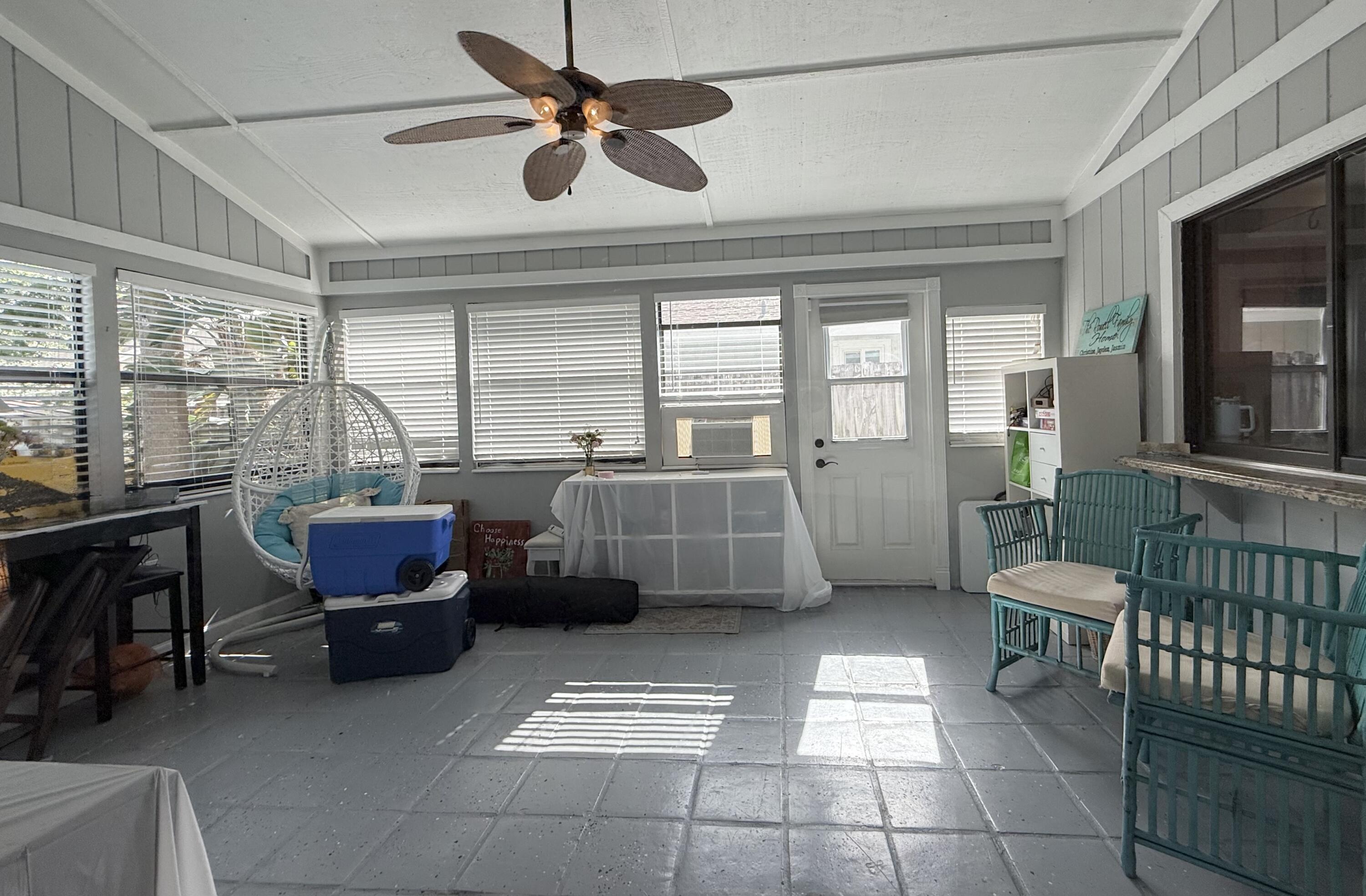 NORTH PALM BEACH HEIGHTS SEC 3 - Residential Lease