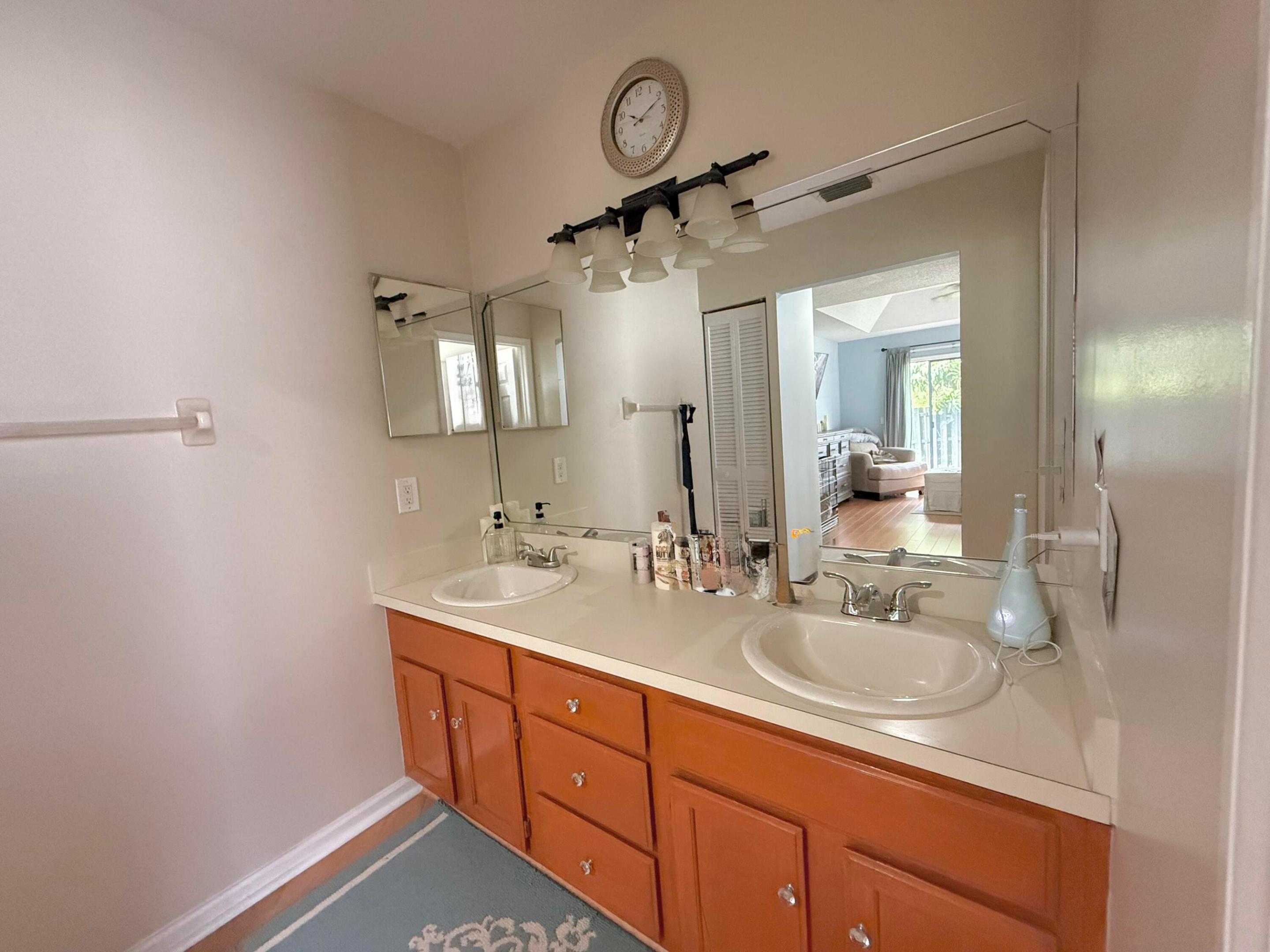 NORTH PALM BEACH HEIGHTS SEC 3 - Residential Lease