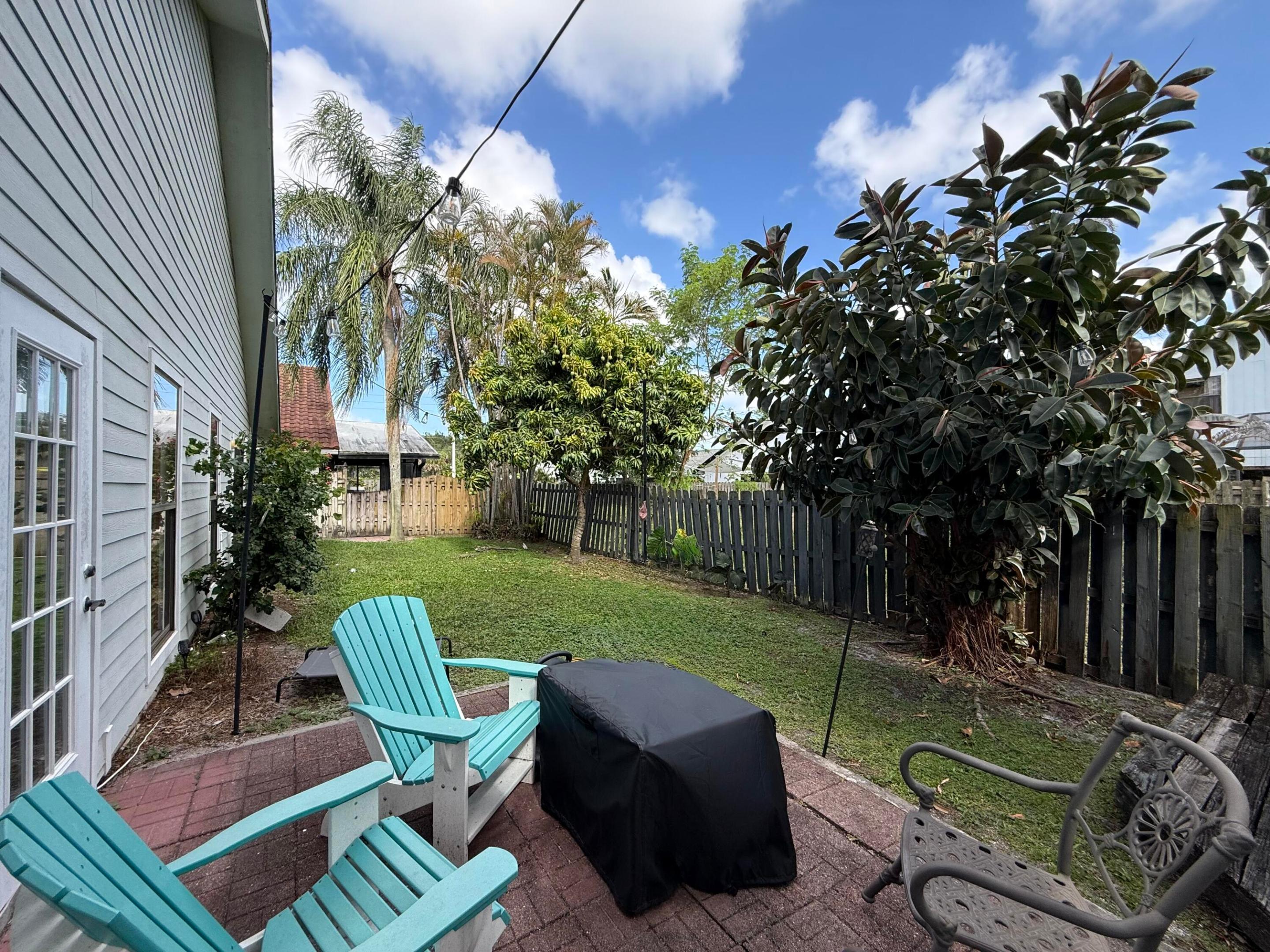 NORTH PALM BEACH HEIGHTS SEC 3 - Residential Lease