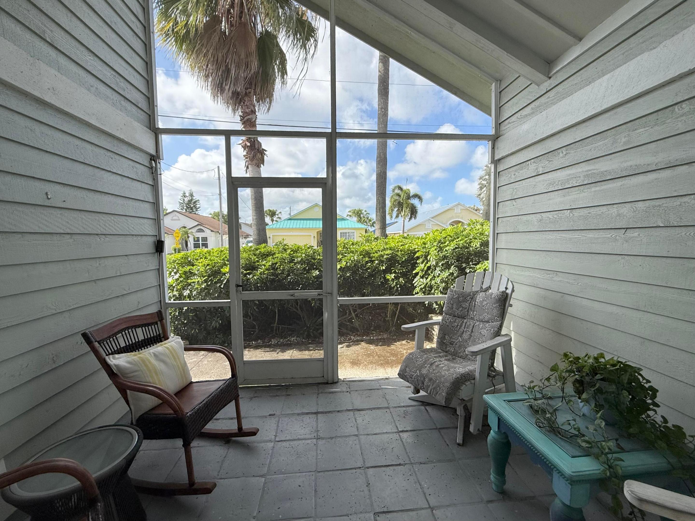 NORTH PALM BEACH HEIGHTS SEC 3 - Residential Lease