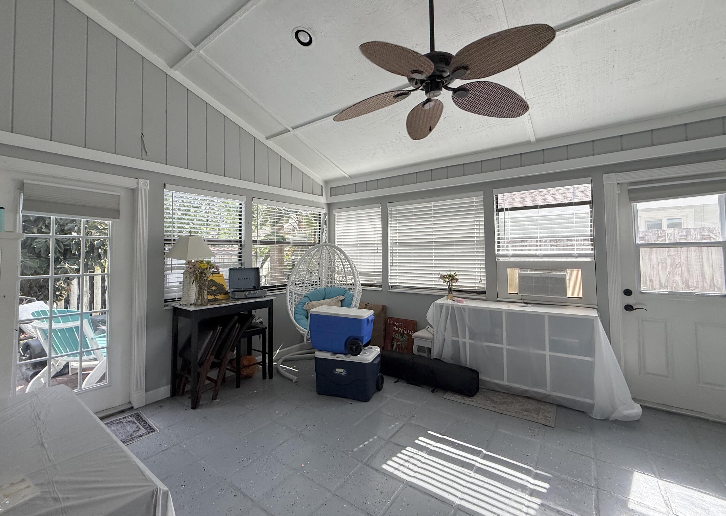 NORTH PALM BEACH HEIGHTS SEC 3 - Residential Lease