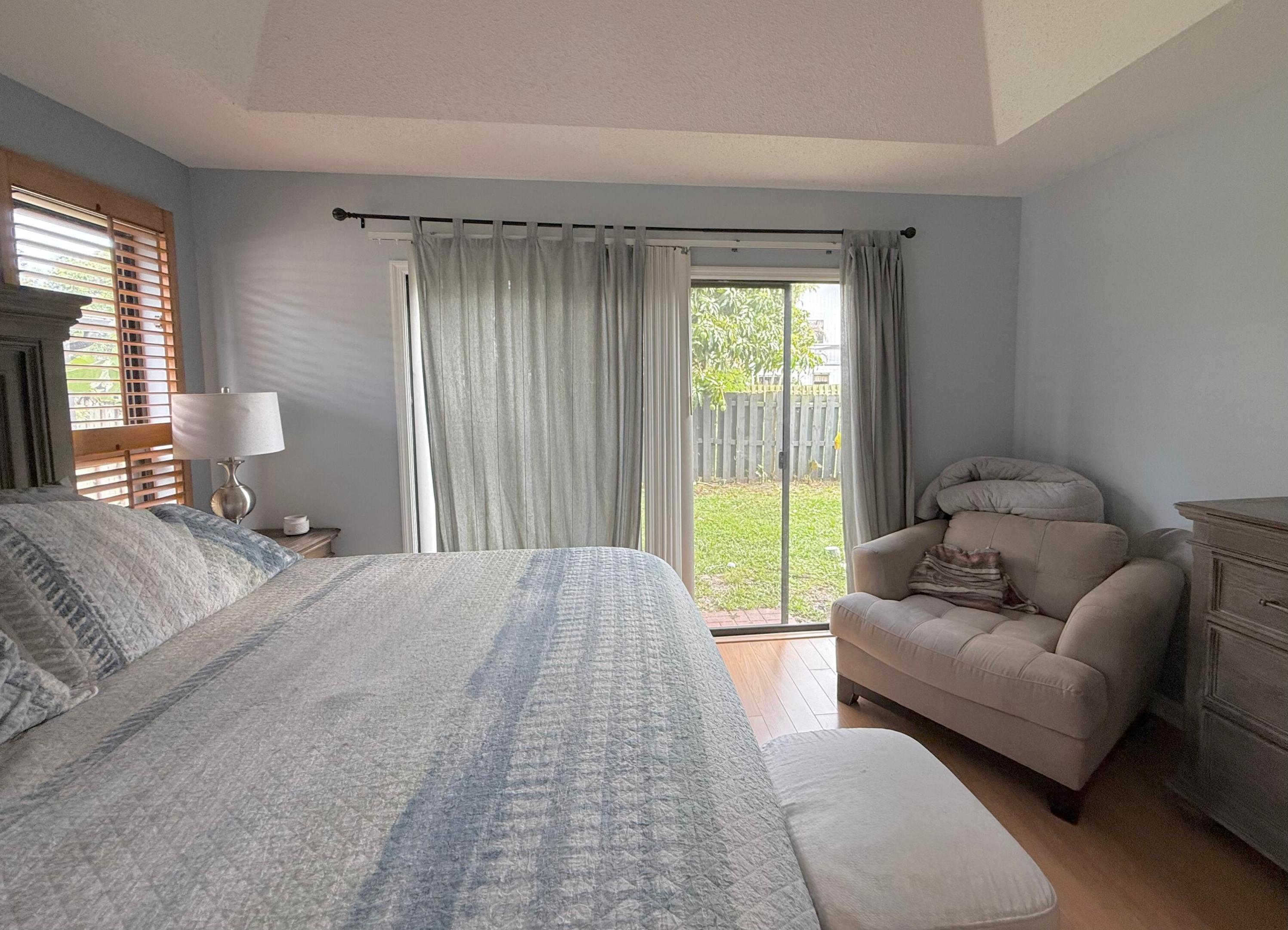 NORTH PALM BEACH HEIGHTS SEC 3 - Residential Lease