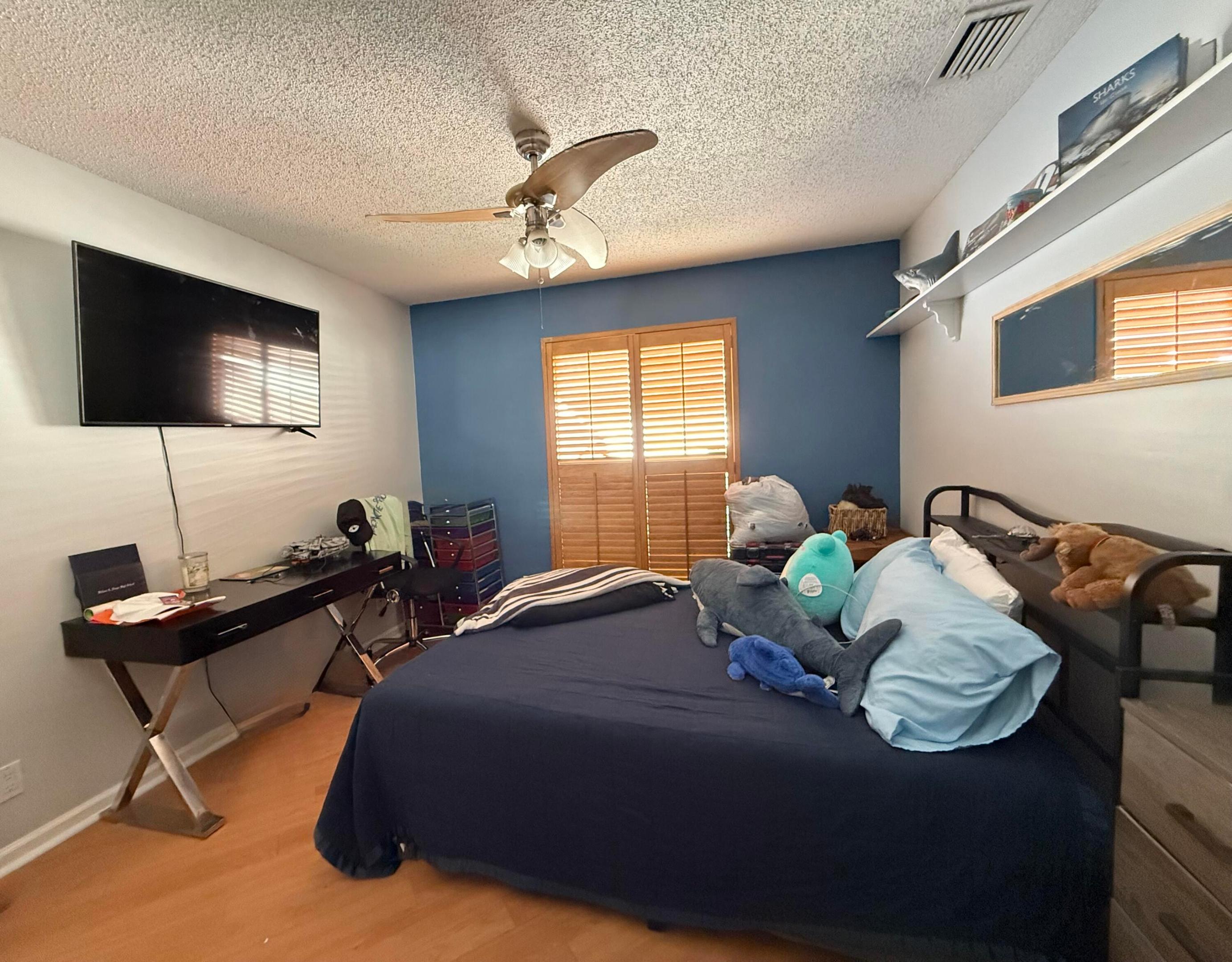 NORTH PALM BEACH HEIGHTS SEC 3 - Residential Lease