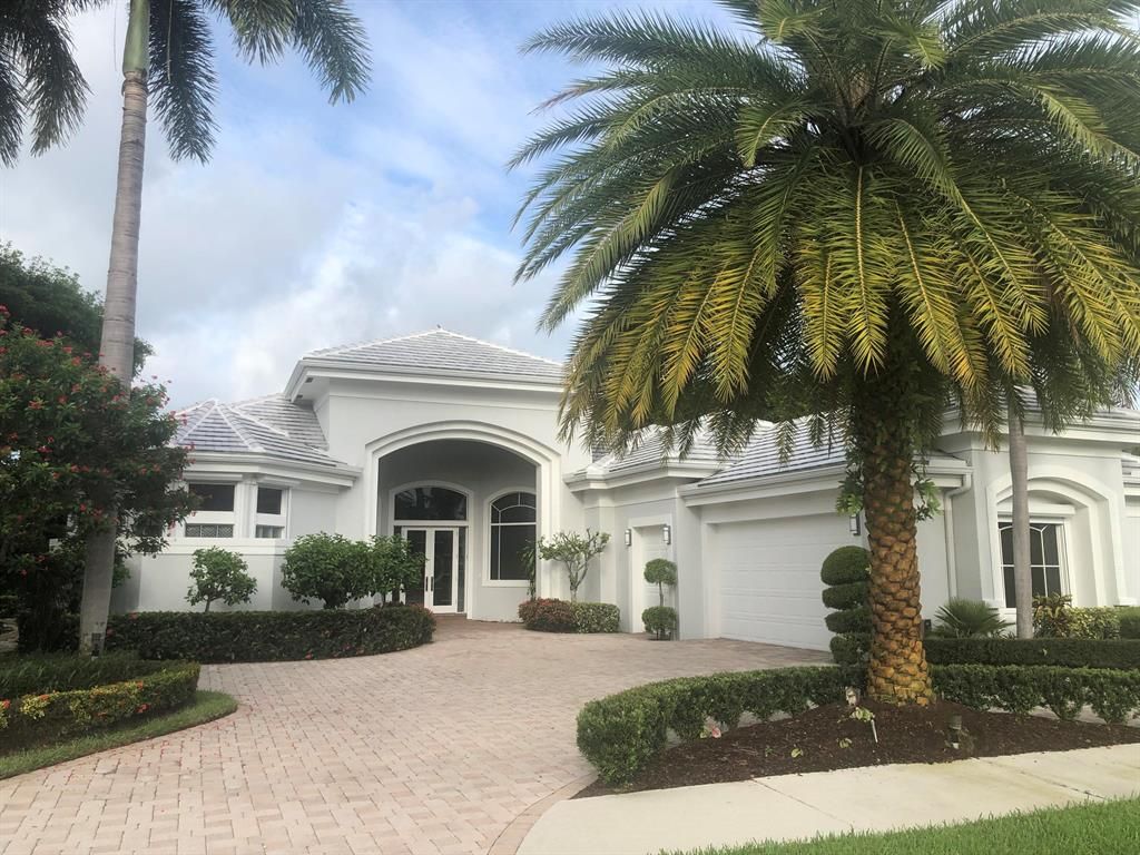 Photo of 125 Saint Martin Drive, Palm Beach Gardens, FL 33418 (MLS # R10738608)