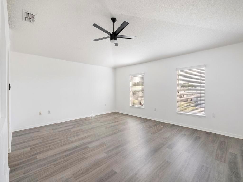 PORT ST LUCIE SECTION 21 - Residential Lease