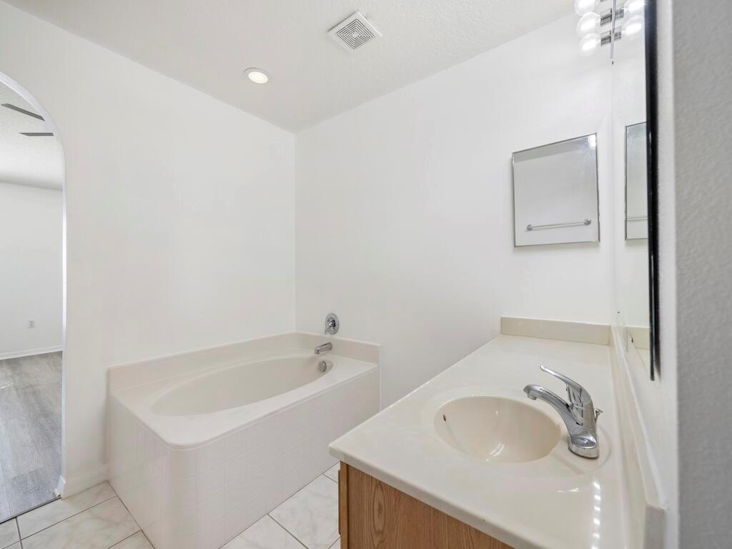 PORT ST LUCIE SECTION 21 - Residential Lease