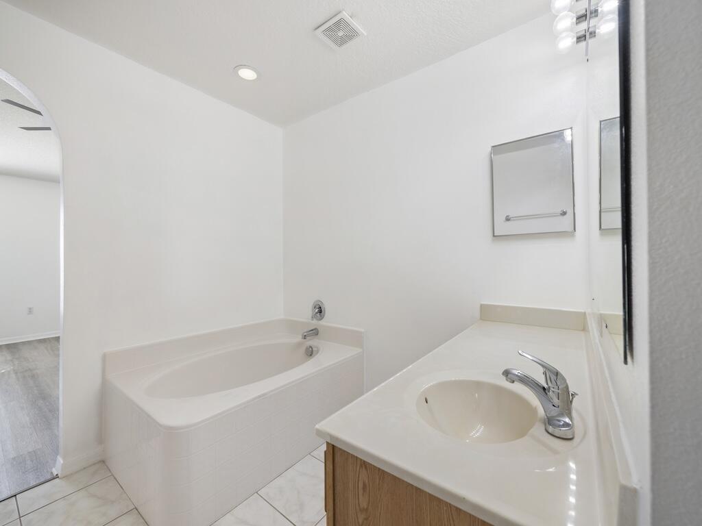 PORT ST LUCIE SECTION 21 - Residential Lease