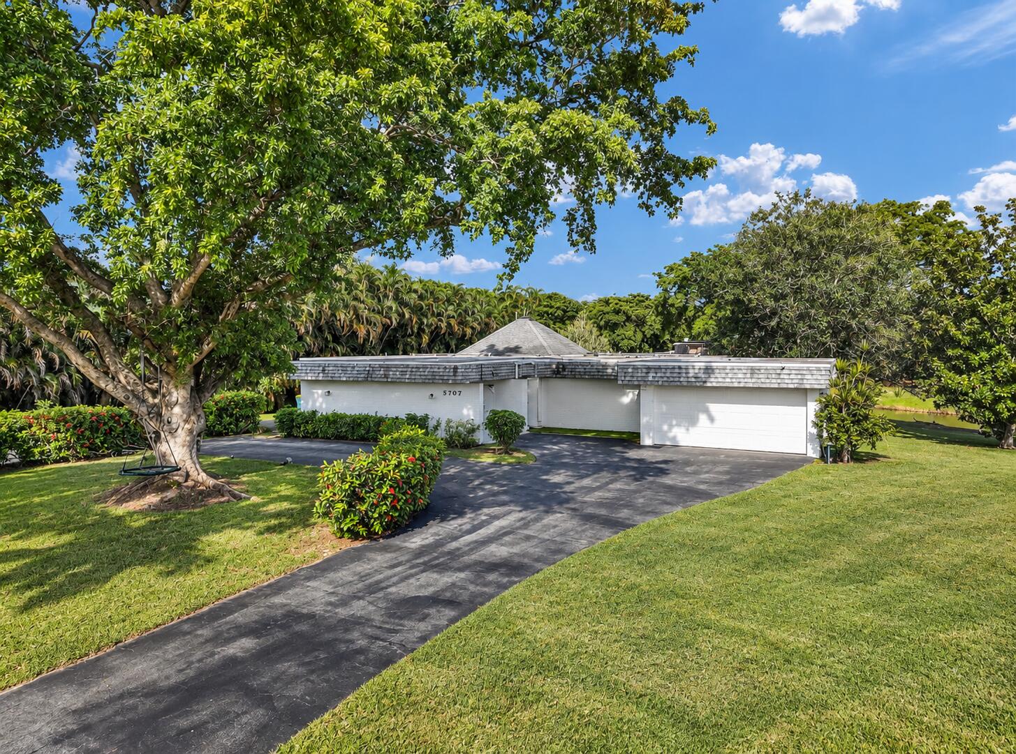 5707 WHITE HICKORY Circle