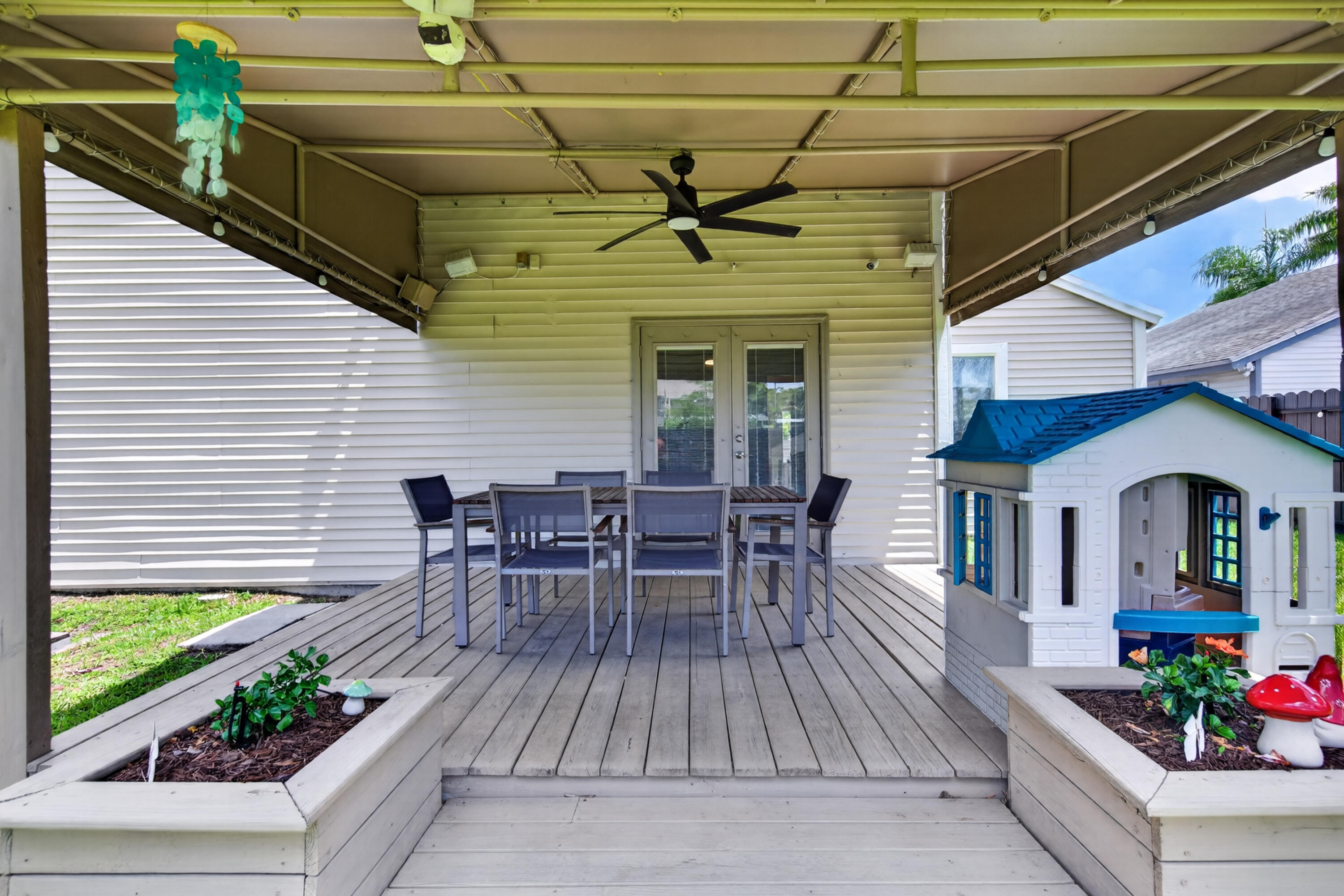 FAMILY HOMES - Residential