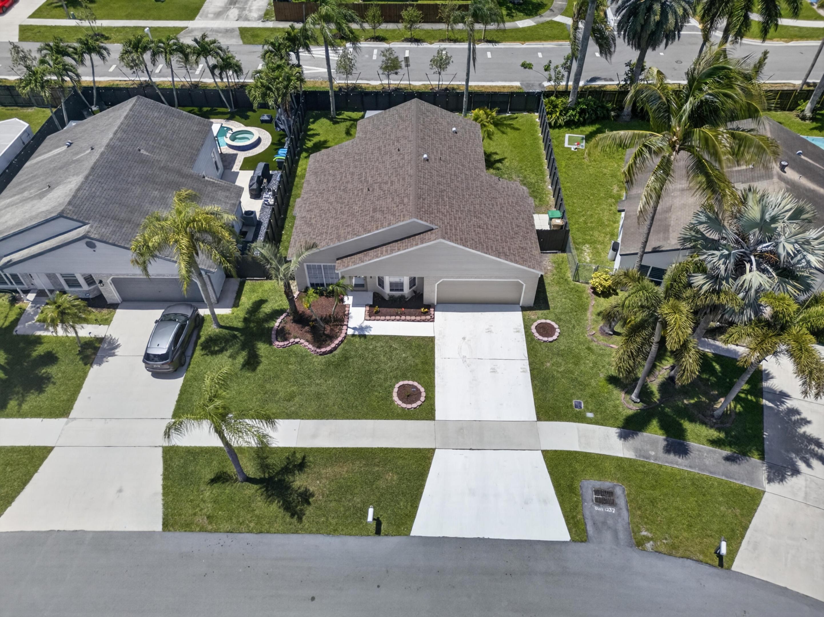 FAMILY HOMES - Residential