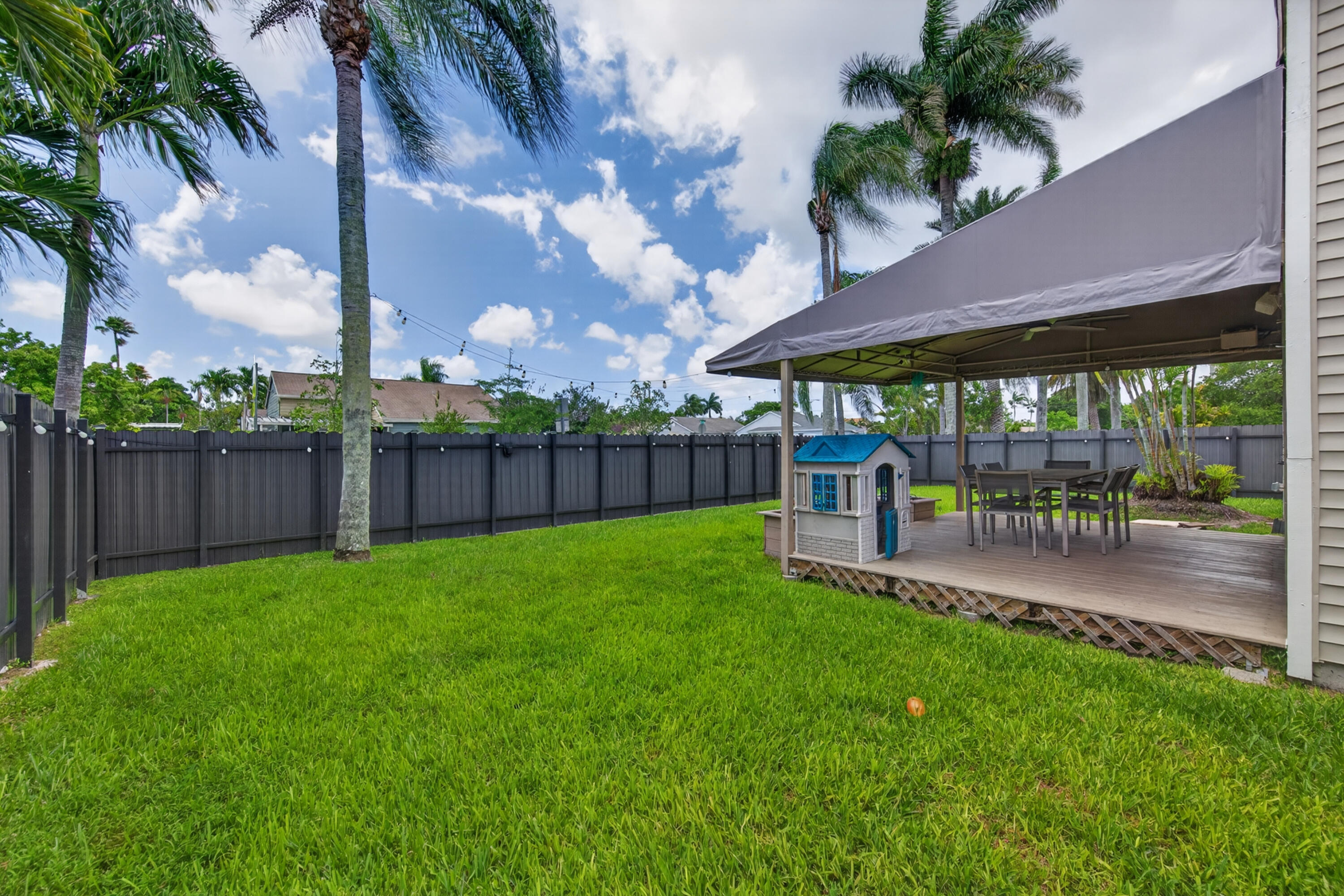 FAMILY HOMES - Residential