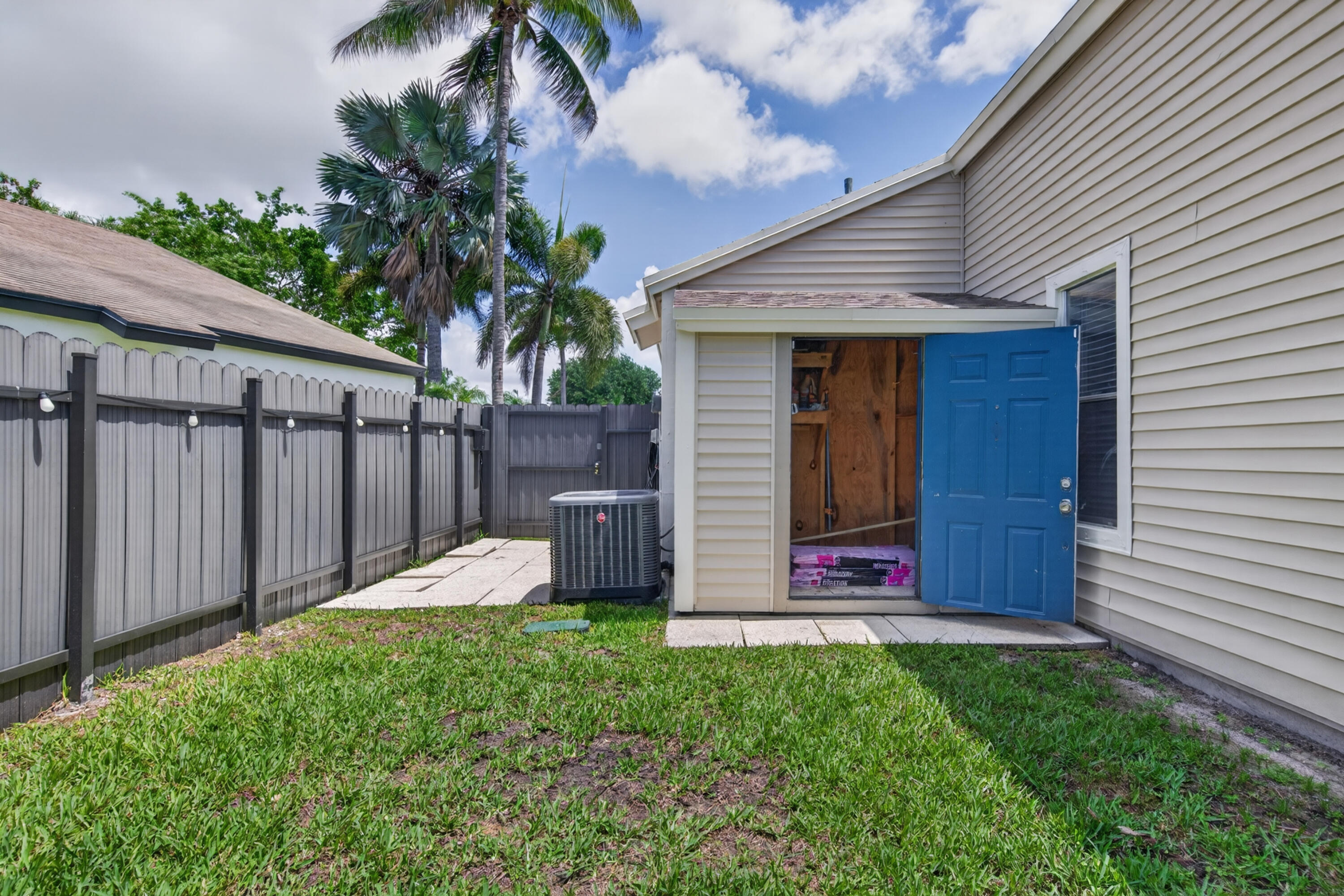 FAMILY HOMES - Residential